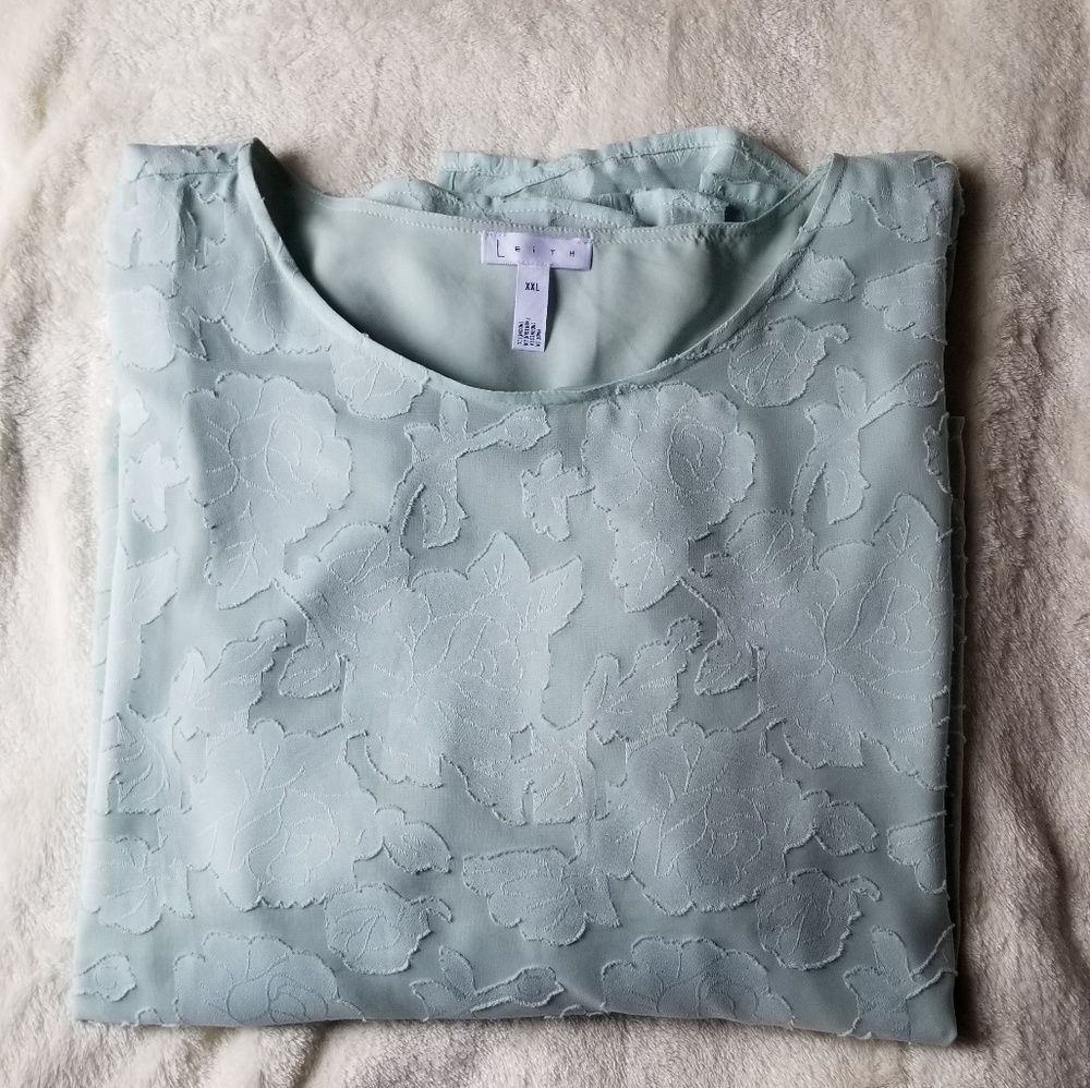 Leith split bell sleeve top - Picture 3 of 5
